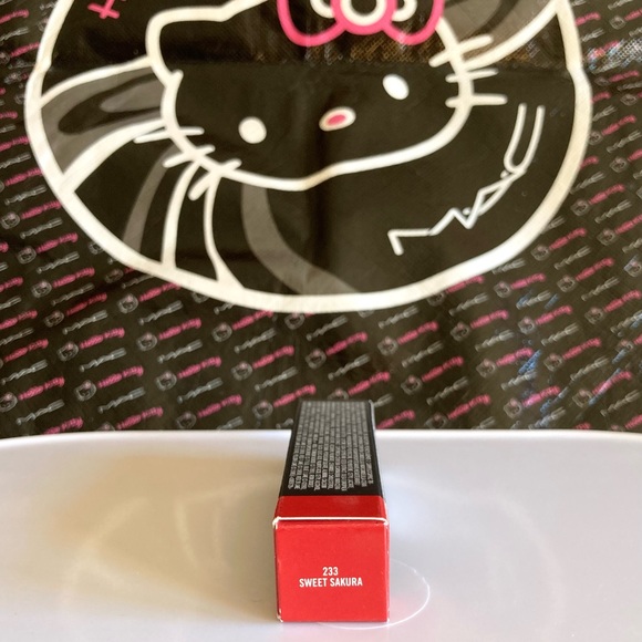 💄HP!💄MAC Cremesheen Lipstick Sweet Sakura - Picture 12 of 12